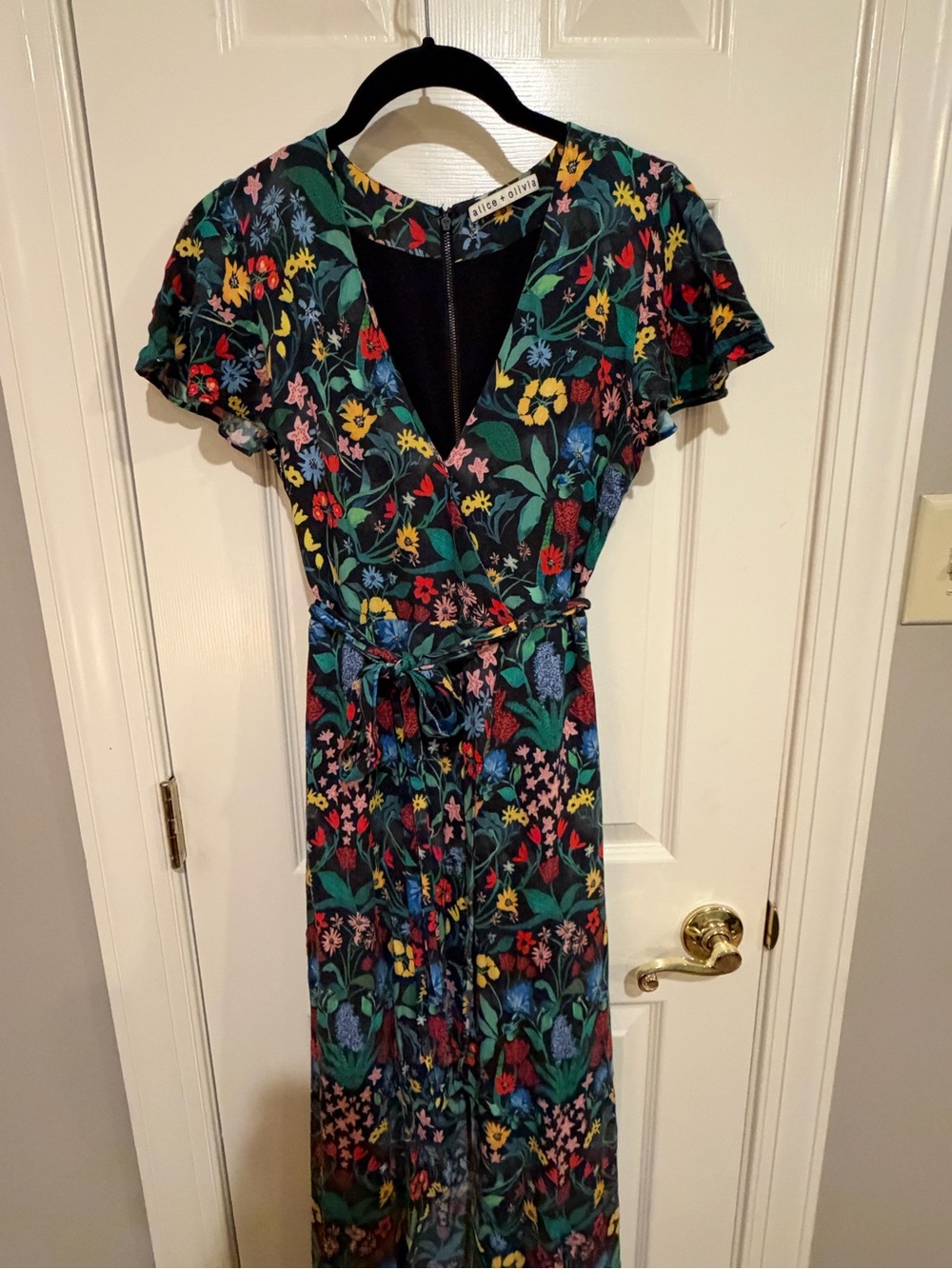 Alice + Olivia Adrianna Chelsea Flower Maxi Dress - Picture 4 of 6